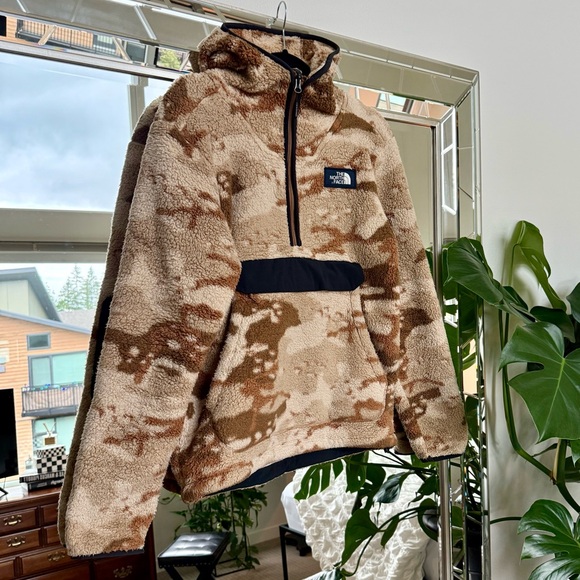 The North Face Dusty Camo Half-Zip Pullover Fleece Hoodie - Picture 4 of 12